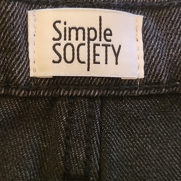 SIMPLE SOCIETY Black Super High Rise Straight Mom Jean Cropped Raw Hem 9/29 - Picture 12 of 13